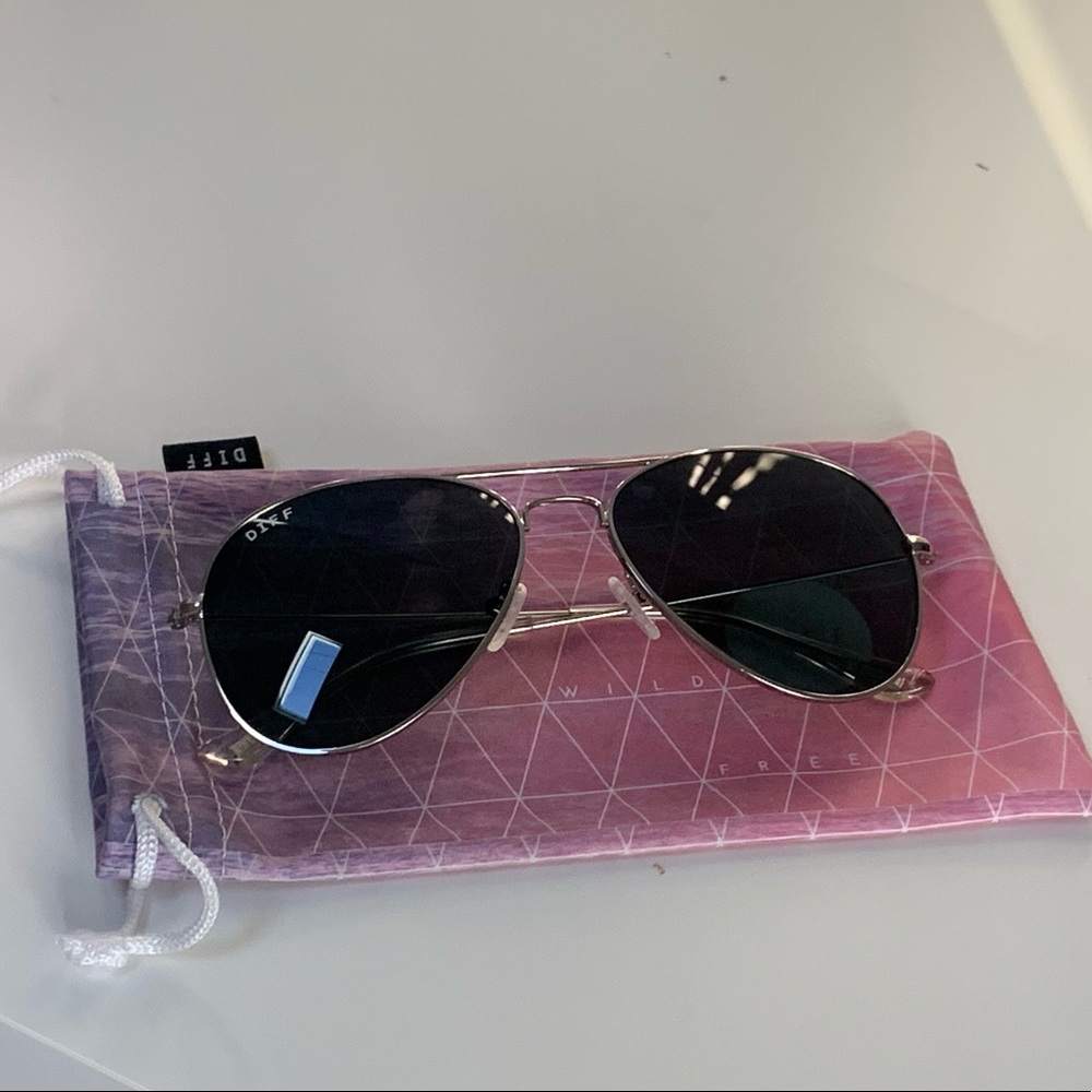 Diff Eyewear With Travel Case - image 1